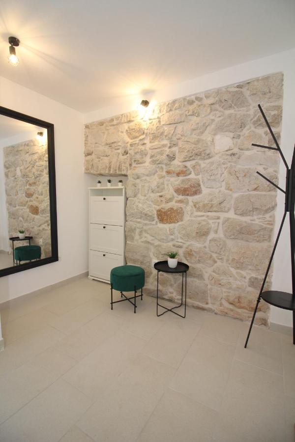 Ghetto Primošten Exterior foto